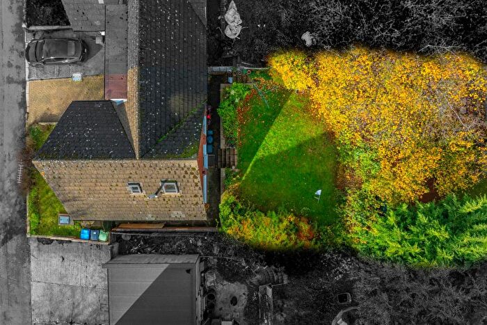 3 Bedroom Semi-Detached House For Sale In Mill Close, Hemel Hempstead, HP3