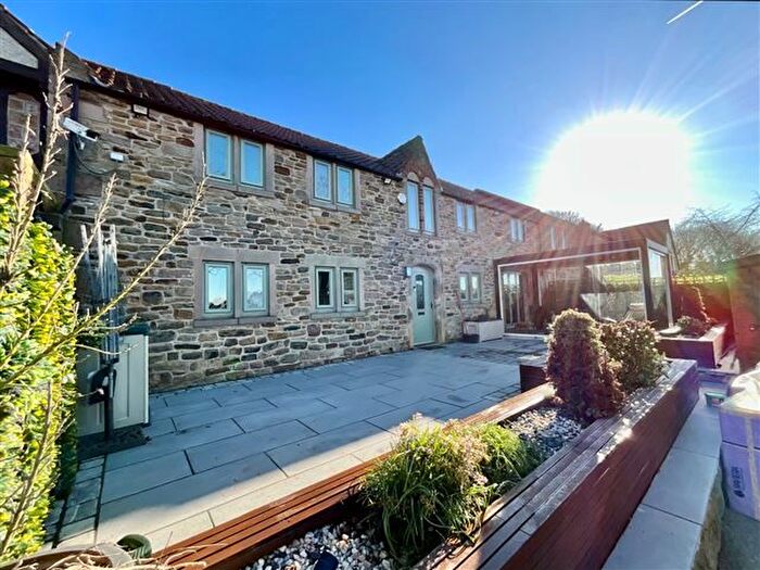 4 Bedroom Barn Conversion For Sale In Falconer Lane, Sheffield, Rotherham, S13