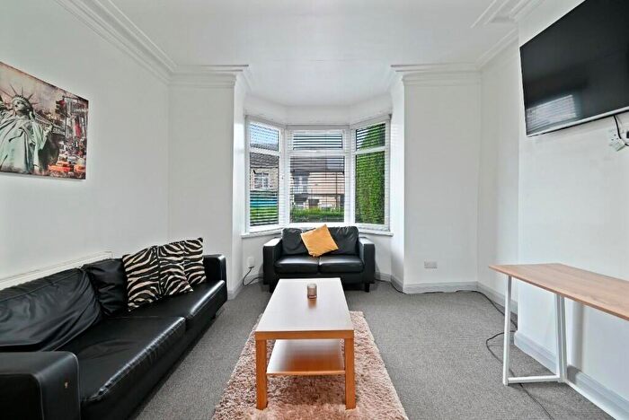 4 Bedroom House To Rent In City Road, Sheffield, S2