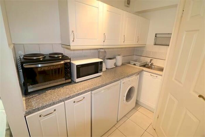 Studio To Rent In Gresham Road, Hounslow, TW3