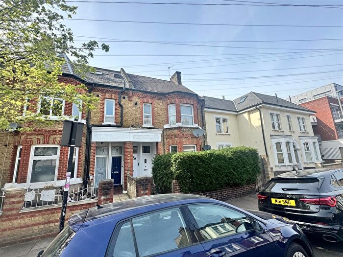 2 Bedroom Maisonette To Rent In Byton Road, Tooting Broadway, SW17