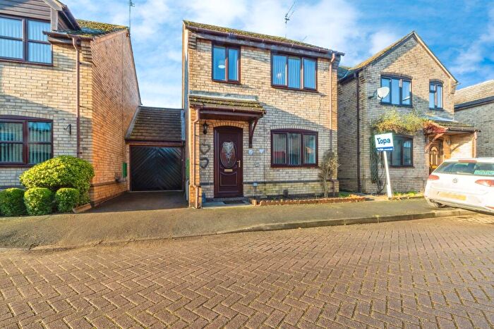 3 Bedroom Detached House For Sale In The Sidings, Saxilby, LN1