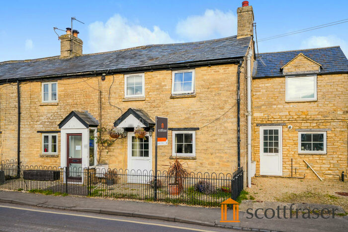 2 Bedroom Cottage To Rent In Station Road, Brize Norton, OX18