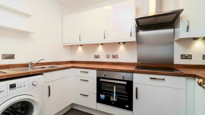 1 Bedroom Apartment To Rent In Rosebank Terrace, Kilmacolm, PA13