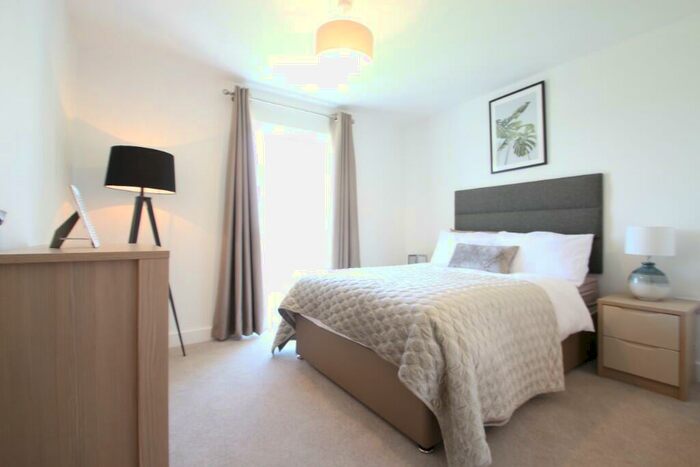 2 Bedroom Apartment To Rent In Holmbush Mews, RH12