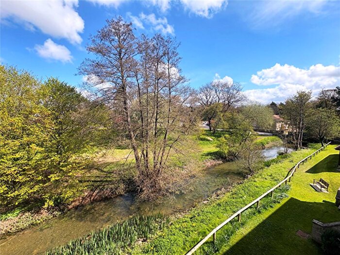 2 Bedroom Flat For Sale In Barclay Court, Trafalgar Road, Cirencester, Gloucestershire, GL7