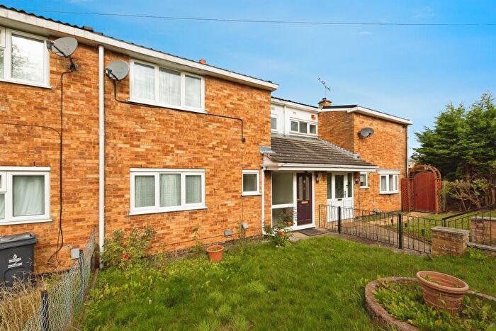 3 Bedroom Terraced House For Sale In Leaves Spring, Stevenage, SG2
