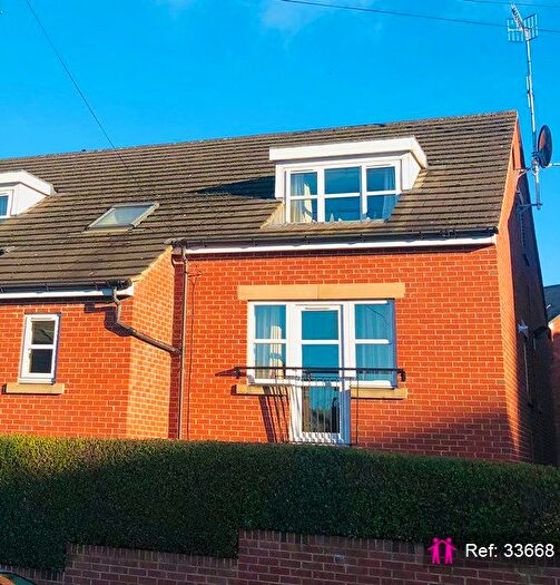 2 Bedroom Flat For Sale In Vicarage Mews, Leeds, LS5