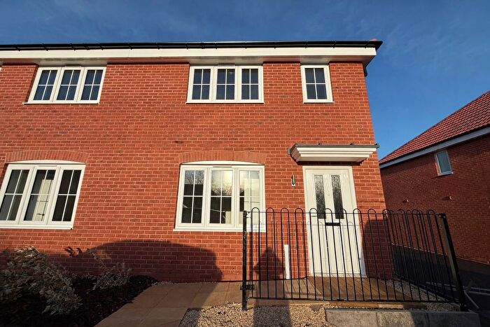 3 Bedroom Semi-Detached House For Sale In Cornmill Drive, Somercotes, Alfreton, DE55