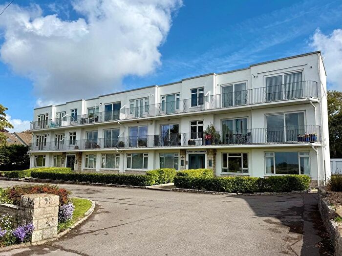 2 Bedroom Flat For Sale In Dorset Lake Manor Sandbanks Road, Whitecliff, BH14