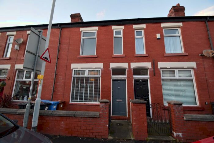 2 Bedroom Property To Rent In Lowfield Road, Stockport, Cheshire SK3