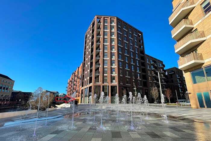 2 Bedroom Apartment To Rent In Joseph Huntley Walk, Reading, RG1