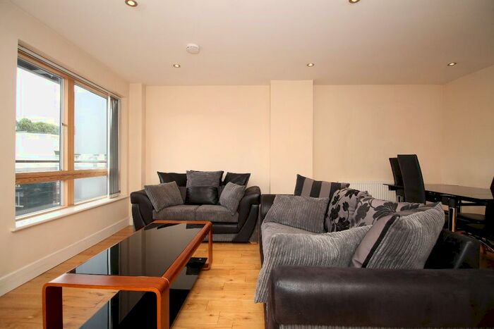 2 Bedroom Flat To Rent In Shirley Street, Canning Town, London, E16