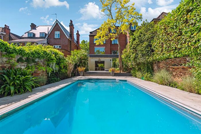 5 Bedroom Property To Rent In Brondesbury Park, London, NW6