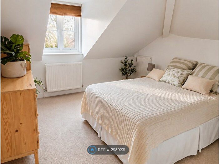 2 Bedroom Flat To Rent In Hinton House Drive, Kings Worthy, Winchester, SO23