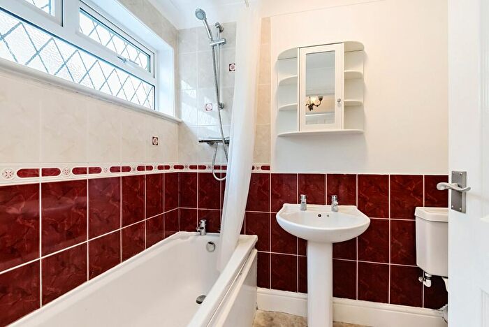 2 Bedroom Bungalow To Rent In Gorsedale, Sutton Park, Hull, East Yorkshire, HU7