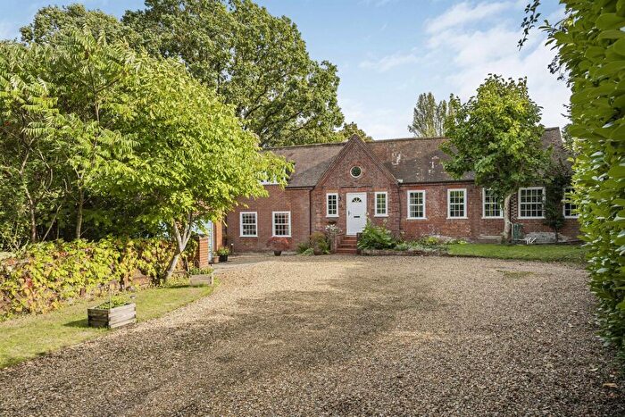 4 Bedroom House For Sale In Woodley, RG5