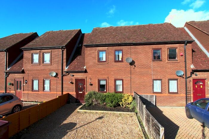 2 Bedroom Terraced House To Rent In St Giles Close, Reading RG1