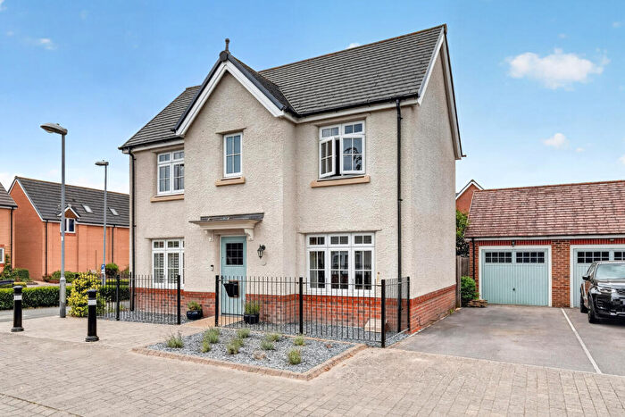 4 Bedroom Detached House For Sale In Flycatcher Keep, Bracknell, RG12