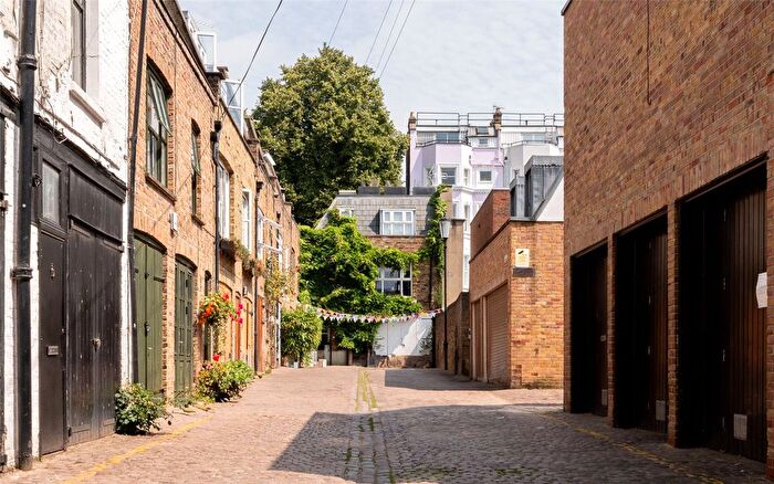 2 Bedroom Flat To Rent In Dunworth Mews, Notting Hill, W11