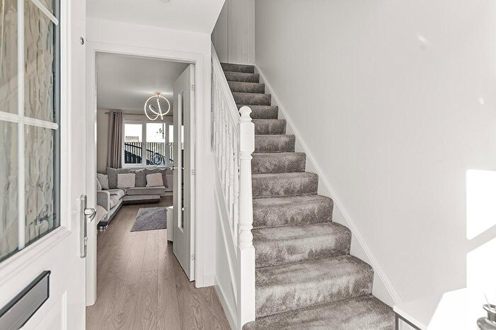 3 Bedroom Detached House For Sale In Hedgerow Drive, Kinnaird, Larbert, FK5