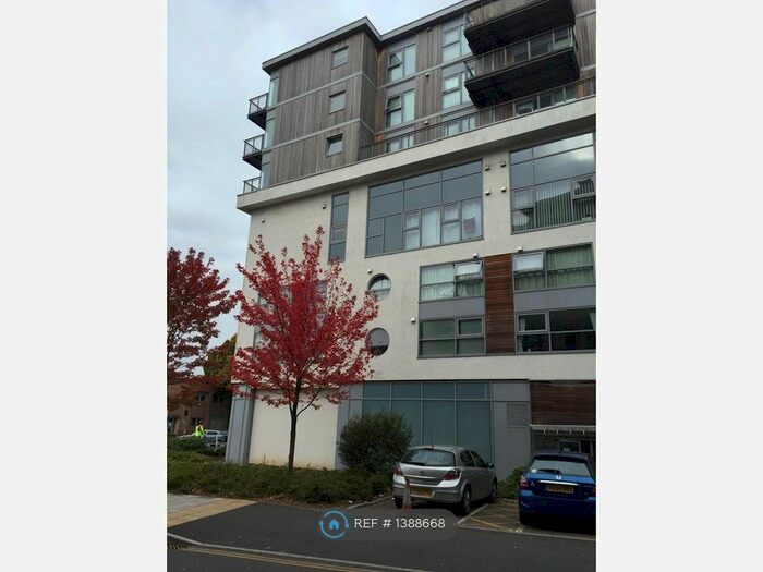 1 Bedroom Flat To Rent In Paramount, Swindon, SN1