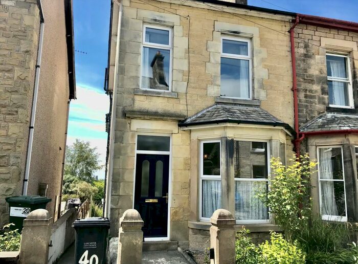 4 Bedroom Semi-Detached House To Rent In Derwent Road, Lancaster, LA1