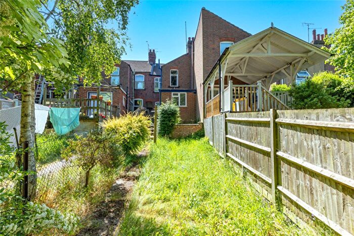 3 Bedroom Terraced House For Sale In High Town Road, Luton, Bedfordshire, LU2