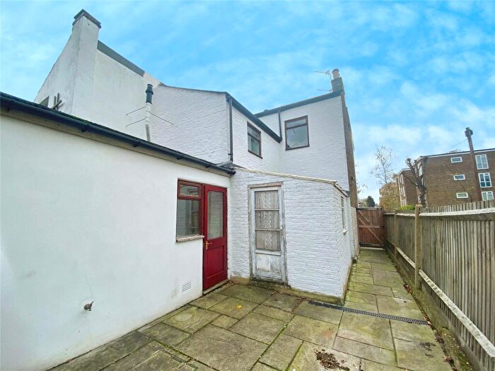 3 Bedroom Semi-Detached House To Rent In Oakhill Road, Sutton, SM1