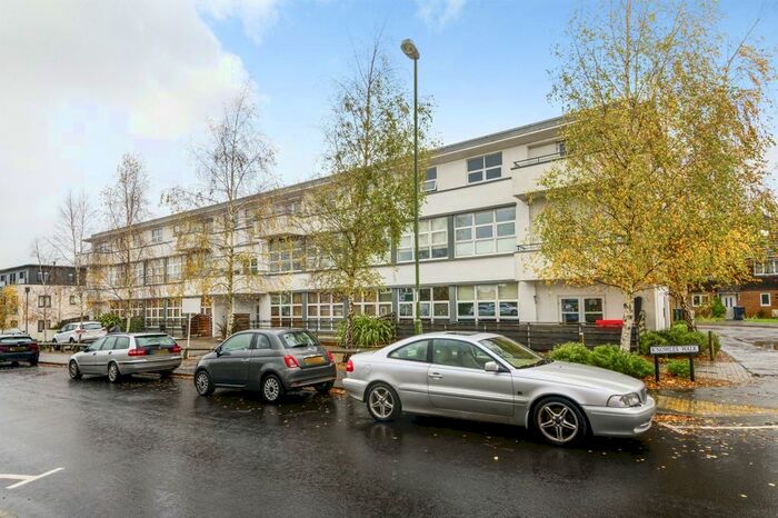 2 Bedroom Flat To Rent In Victoria Road, Burgess Hill, RH15