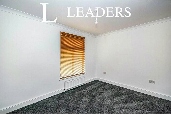 3 Bedroom Terraced House For Sale In Samuel Road, Portsmouth, Hampshire, PO1