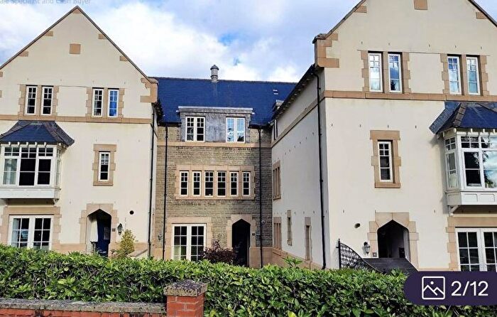 3 Bedroom Town House To Rent In Western Courtyard, Pontyclun, CF72