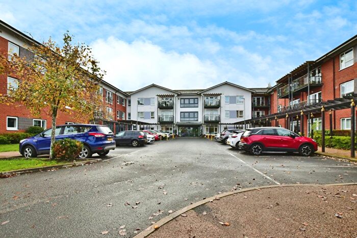 2 Bedroom Flat For Sale In East Road, Middlewich, CW10