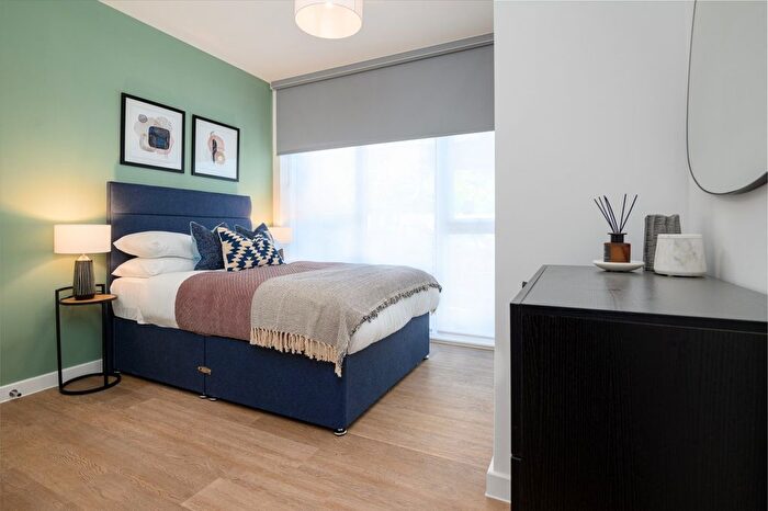 2 Bedroom Flat To Rent In Station Avenue, Walton-On-Thames, KT12