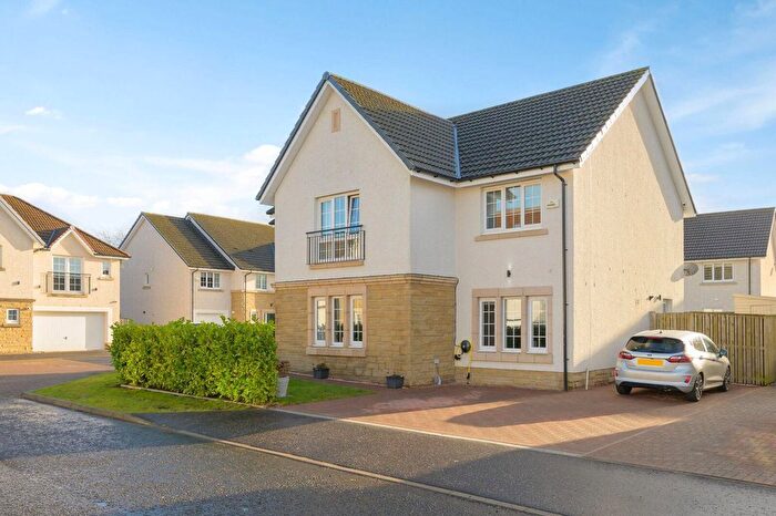 4 Bedroom Detached House For Sale In Calderstone Drive, Cumbernauld, G68