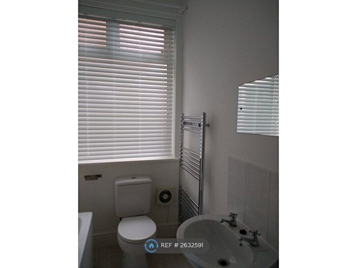 1 Bedroom Flat To Rent In Salisbury Road, Manchester, M21