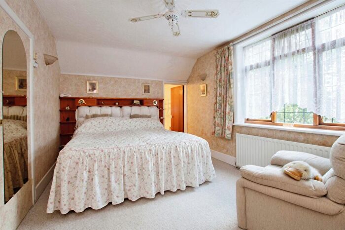 3 Bedroom Detached House For Sale In Wood Lane, Bournemouth, BH11