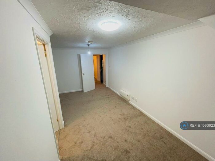 1 Bedroom Flat To Rent In Ledgers Road, Slough, SL1