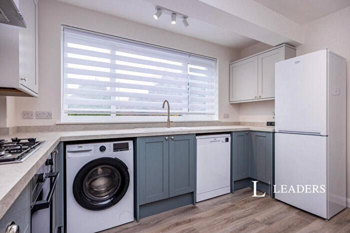 2 Bedroom Flat To Rent In Berkeley Court, London Road, GU1
