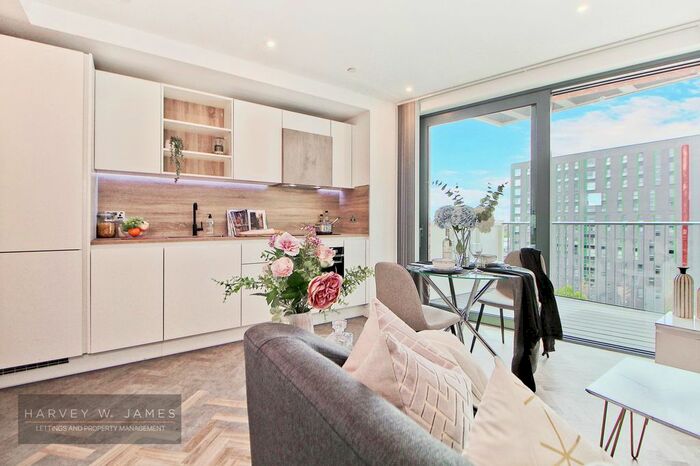 Studio To Rent In Skyline Apartments, Three Waters, E3