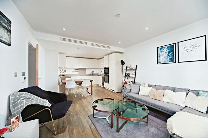 1 Bedroom Flat To Rent In Wandsworth Road, London, SW8