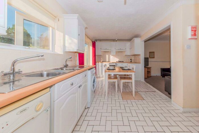 5 Bedroom House To Rent In Field Avenue, Canterbury, CT1