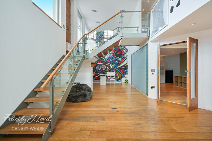 3 Bedroom Flat For Sale In Manchester Road, London, E14