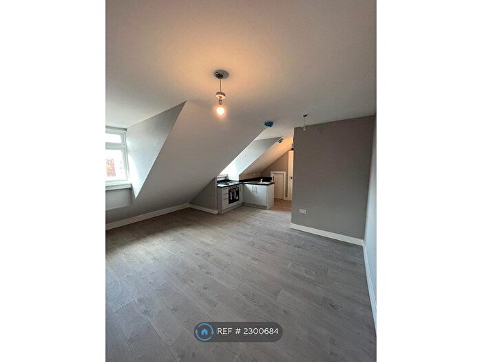 1 Bedroom Flat To Rent In Cyprus Road, Leicester, LE2