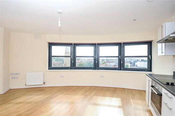 2 Bedroom Apartment To Rent In Watlington Street, Reading, Berkshire, RG1