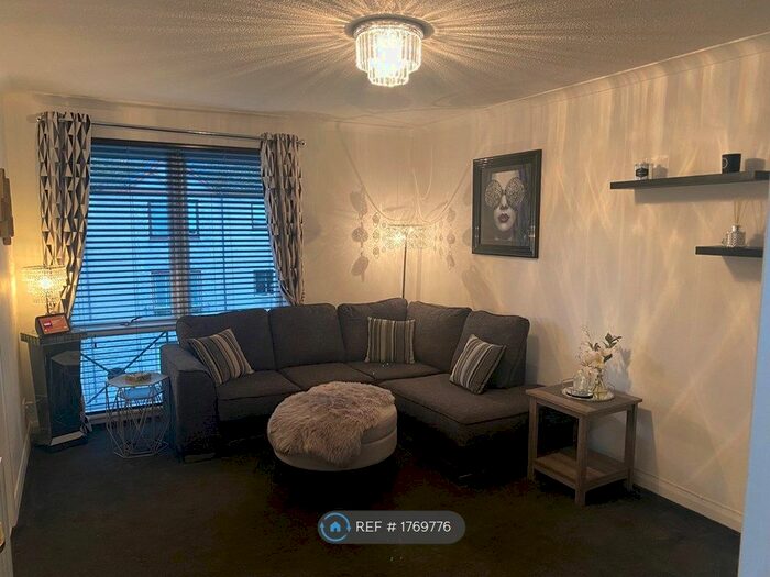 2 Bedroom Flat To Rent In Strawberry Bank Parade, Aberdeen, AB11