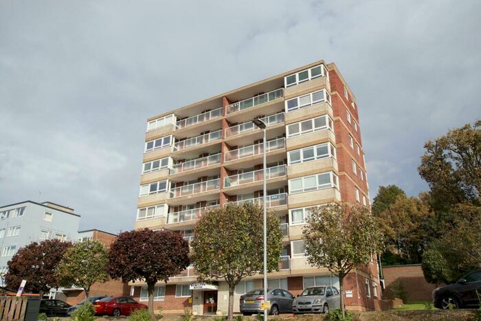 2 Bedroom Flat To Rent In Upperton Road, Eastbourne, BN21