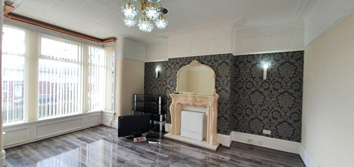3 Bedroom Terraced House To Rent In Clayton Road, Bradford, BD7