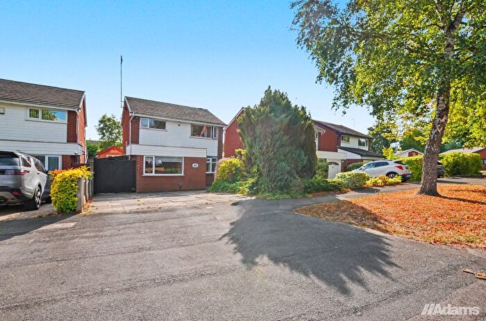 3 Bedroom Detached House For Sale In Wythburn Grove, Beechwood, WA7