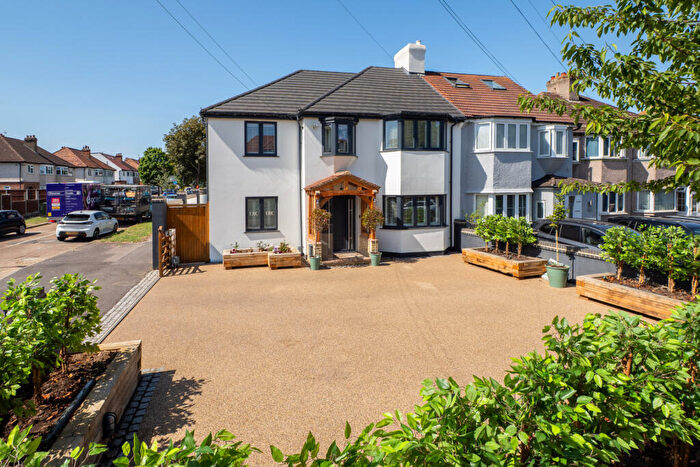 4 Bedroom Semi Detached House For Sale In Sutton Common Road, Sutton, SM3